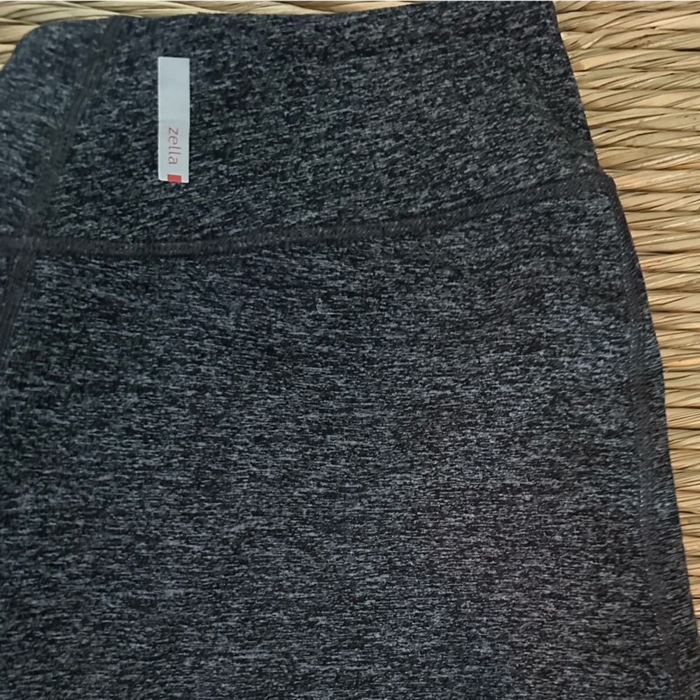 Black melange Zella high waist knee length leggings in XL EUC